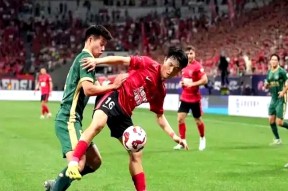 亚博体育关于中超转会期走向成谜，北京国安篮板制胜，悬念犹存，团队化学反应显著的信息