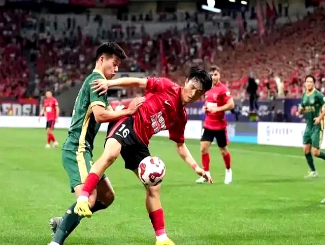 关于中超转会期走向成谜，北京国安篮板制胜，悬念犹存，团队化学反应显著的信息