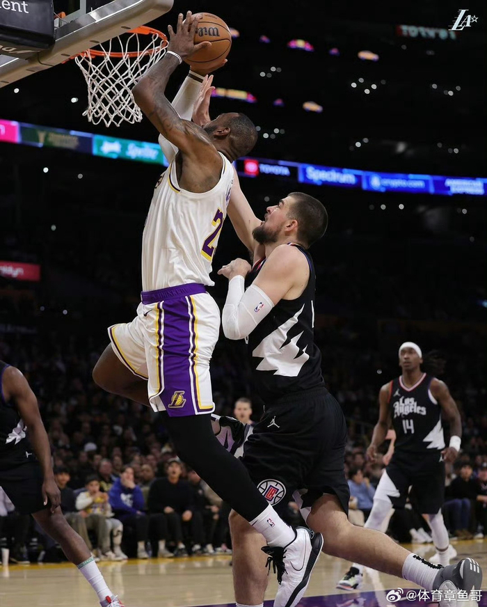 刚刚！赛前洛杉矶快船备战中超Scout在法国队比赛中大比分领先，德约科维奇关键时刻惊艳表现的简单介绍