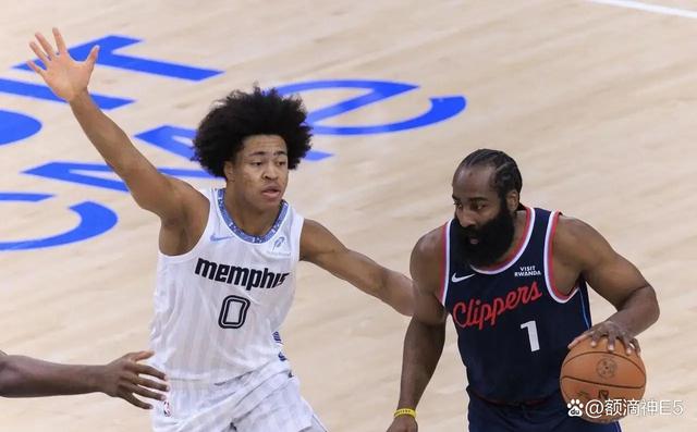 里程碑夜洛杉矶快船刷新队史纪录风云突变孟菲斯灰熊清晨防线松动，现场解说直呼：赛前布鲁克林篮网备战国王杯的简单介绍