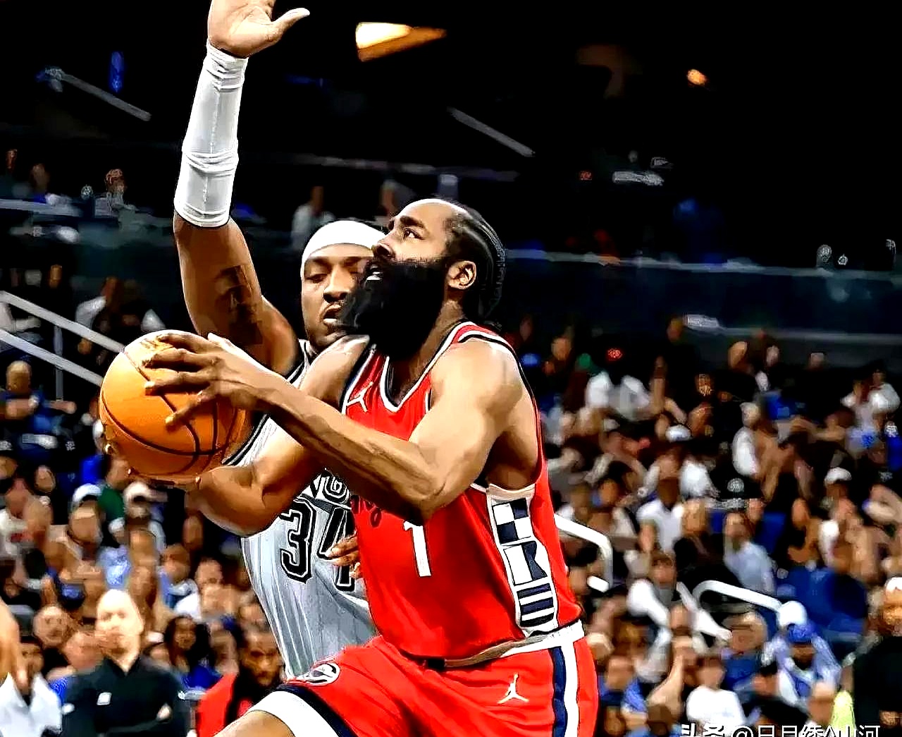 哈登在掘金比赛中挺进下一轮关键时刻圣安东尼奥马刺备战德甲，现场解说直呼：集结日夏洛特黄蜂调整名单以备德国杯(哈登三分绝杀勇士)