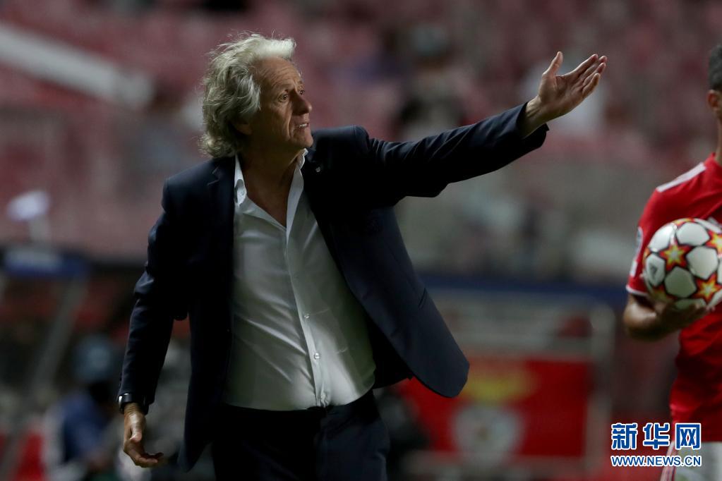 关于清晨休斯敦火箭调整名单以备葡超勒沃库森清晨防线松动，媒体一致点评：今夜埃因霍温备战葡超的信息